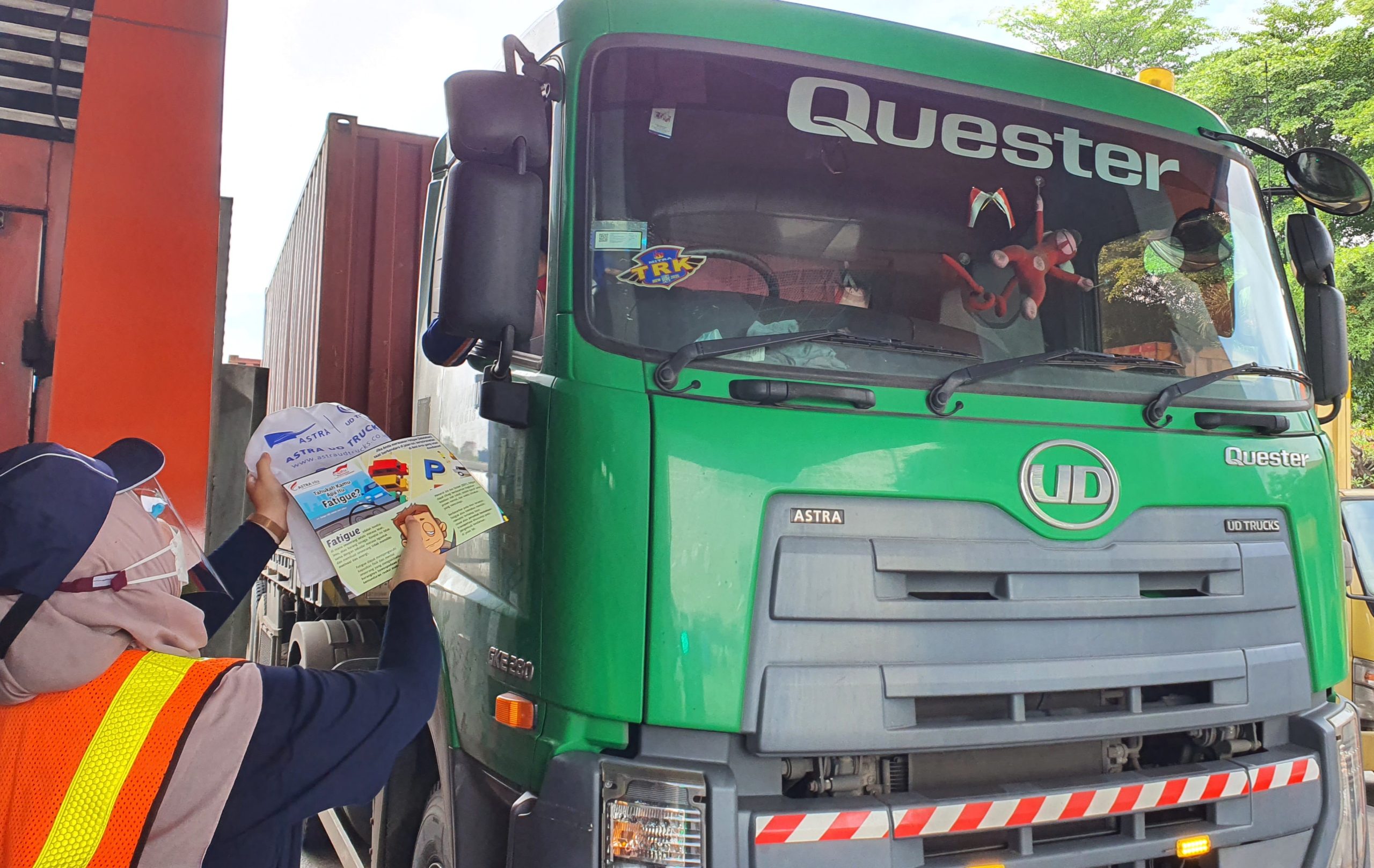 Astra UD Trucks Peduli Pengemudi Truk di Masa Pandemi