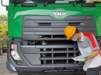 Tips Melakukan Pemeriksaan Menyeluruh Sebelum Menghidupkan Mesin Truck UD Quester