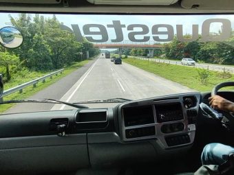 Etika Berhenti di Bahu Jalan Tol yang Wajib Dipahami Pengemudi