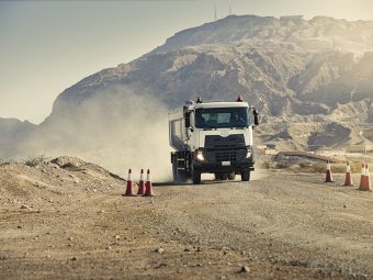 Bisa Mencegah Kecelakaan, Ini Tips yang Bisa Dilakukan Sopir Truk