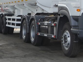 Alasan Kenapa Truk Memiliki Ban Double di Bagian Belakang?